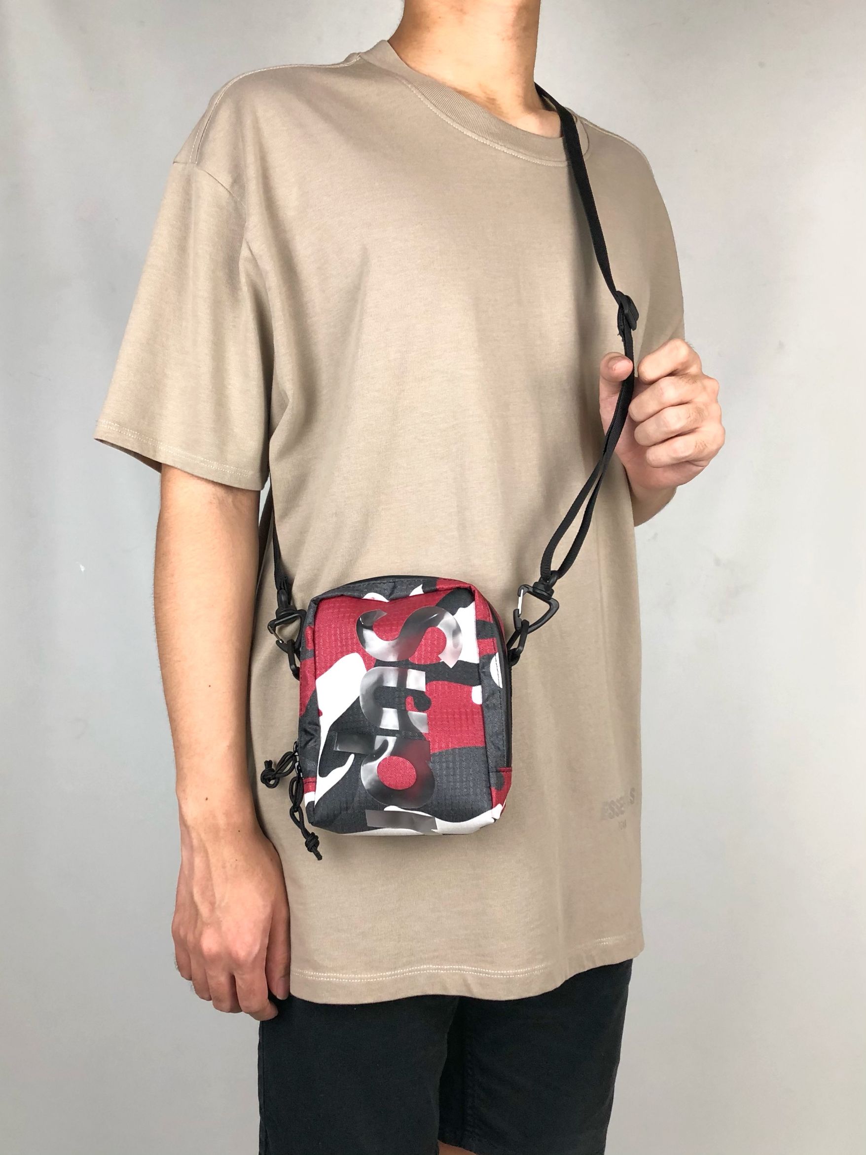 Supreme Neck Pouch SS21 Red Black Camo - Perfect Pair